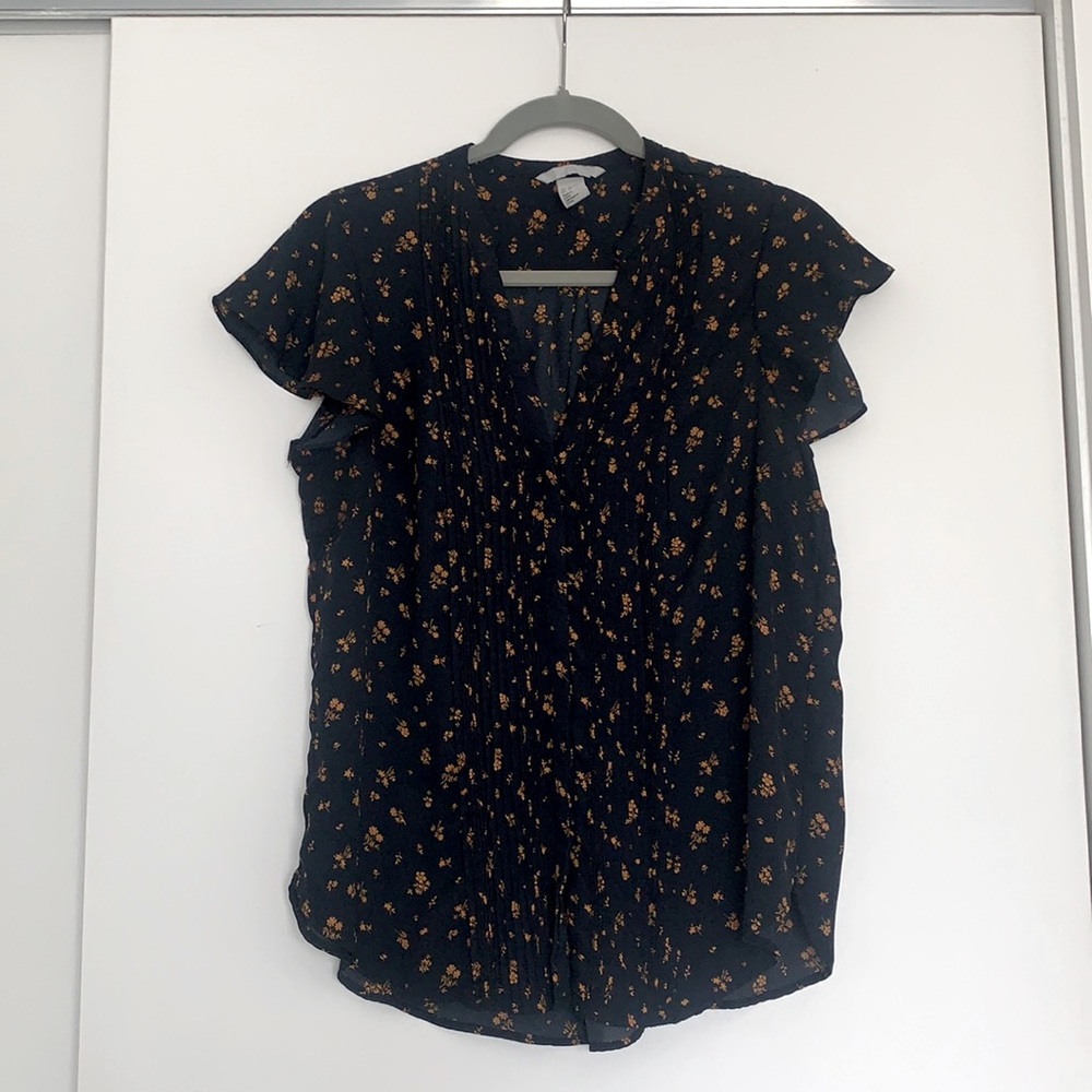 H&M size 10 floral pattern navy short sleeve button up blouse